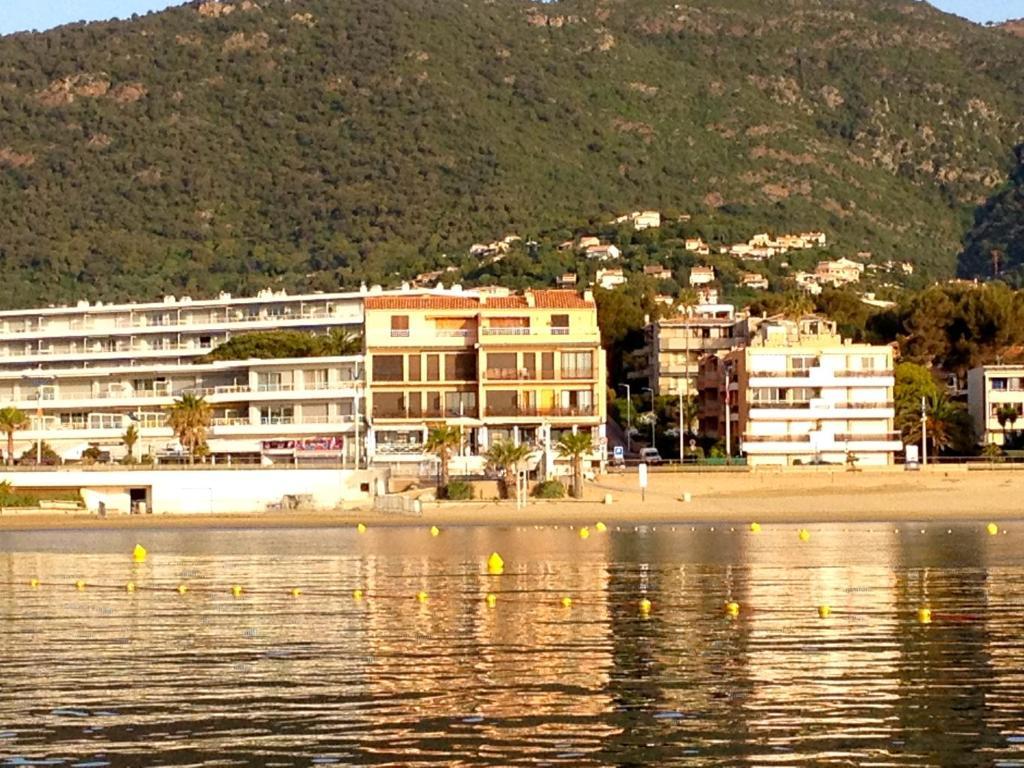 Hotel Les Alizes Cavalaire-sur-Mer Exterior photo